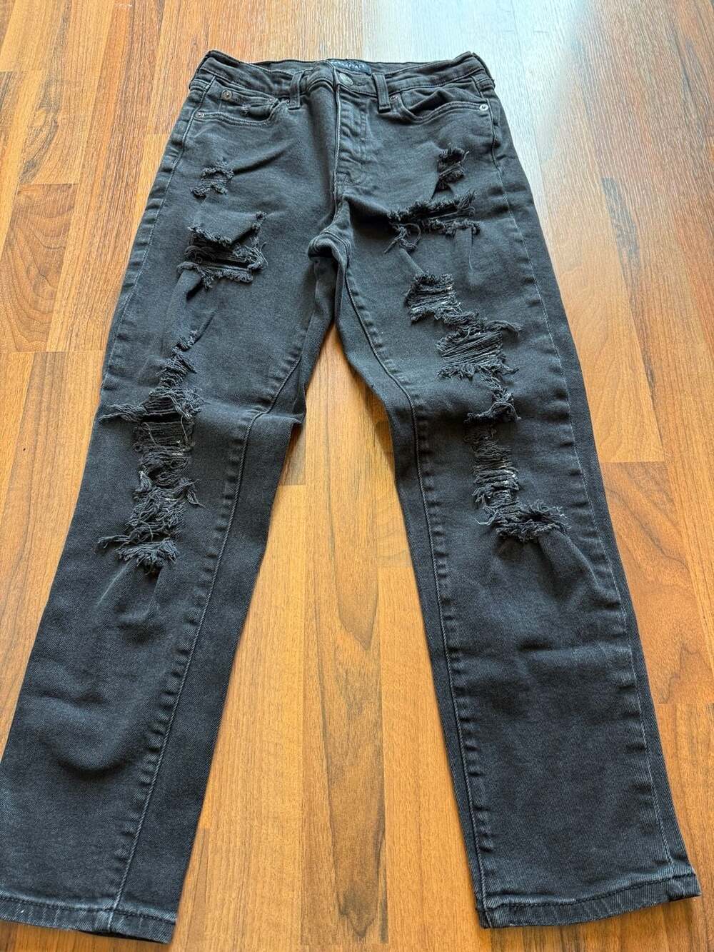 Aeropostale Women's Black Distressed Mom Jeans Size 4R